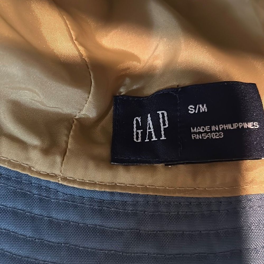 The GAP Dusty Blue Bucket Hat - Picture 4 of 5